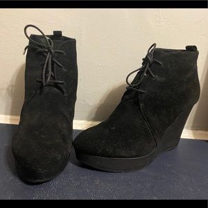 Black felt Michael Kors Wedge Boots